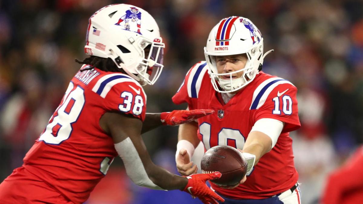 Patriots Mac Jones (10), Rhamondre Stevenson (38)